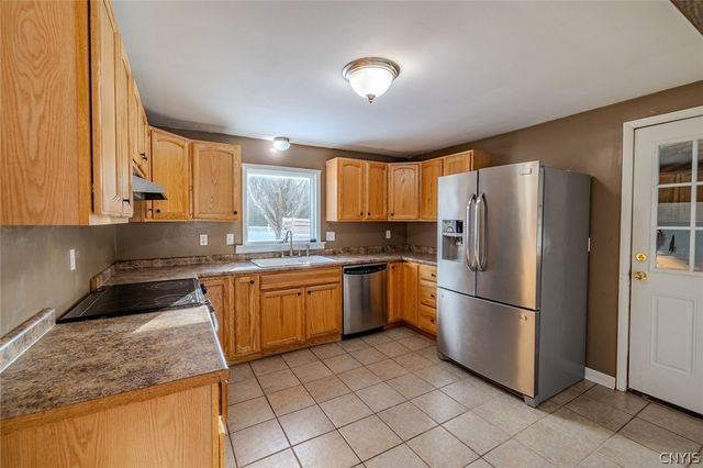 100 Sunset Drive, Manlius, NY 13057