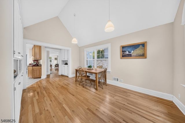 58 Mountain Ave, Millburn Twp., NJ 07041