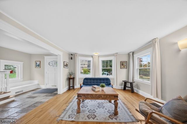 58 Mountain Ave, Millburn Twp., NJ 07041