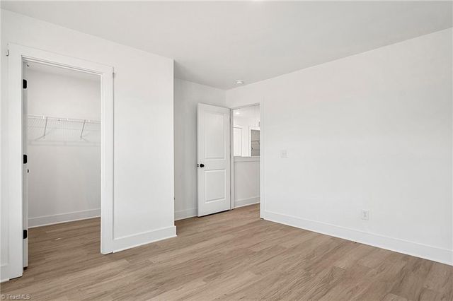 106 Indian Wells Court, Harmony, NC 28634