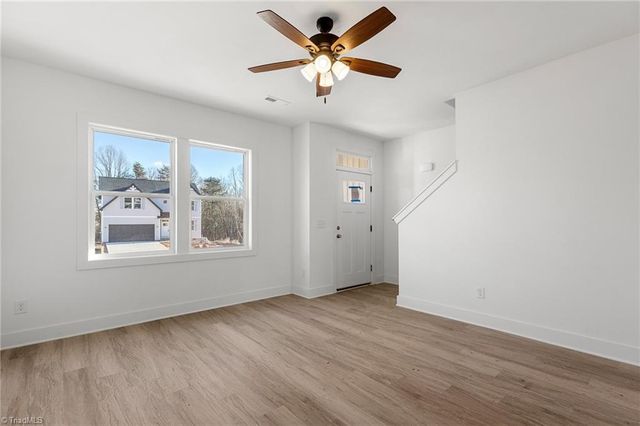 106 Indian Wells Court, Harmony, NC 28634