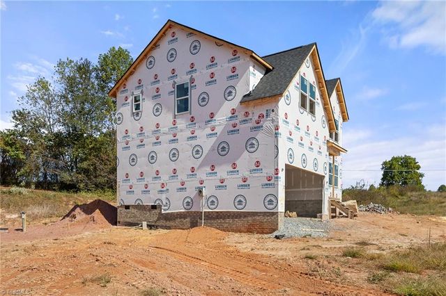 106 Indian Wells Court, Harmony, NC 28634