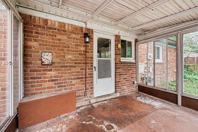 28083 Stuart Avenue, Southfield City, MI 48076