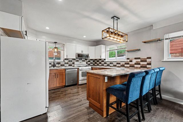 28083 Stuart Avenue, Southfield City, MI 48076