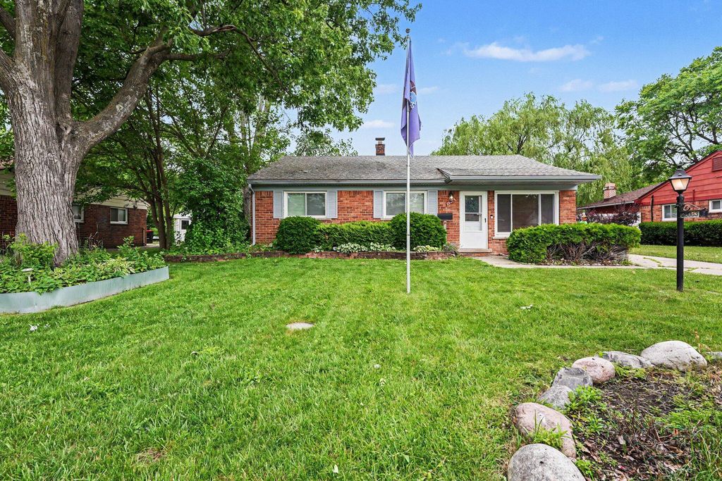 28083 Stuart Avenue, Southfield City, MI 48076