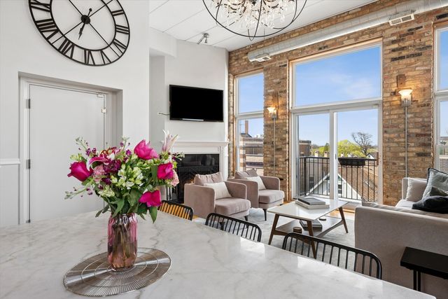 2117 W Belmont Avenue 4, Chicago, IL 60618