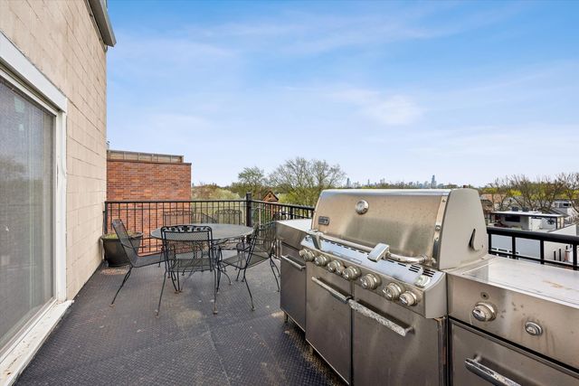 2117 W Belmont Avenue 4, Chicago, IL 60618