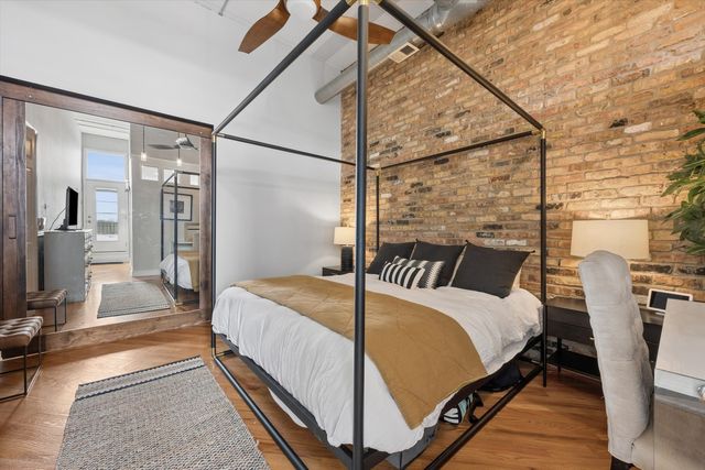 2117 W Belmont Avenue 4, Chicago, IL 60618