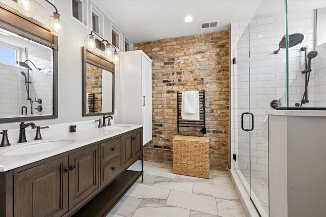 2117 W Belmont Avenue 4, Chicago, IL 60618