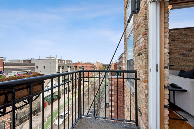 2117 W Belmont Avenue 4, Chicago, IL 60618