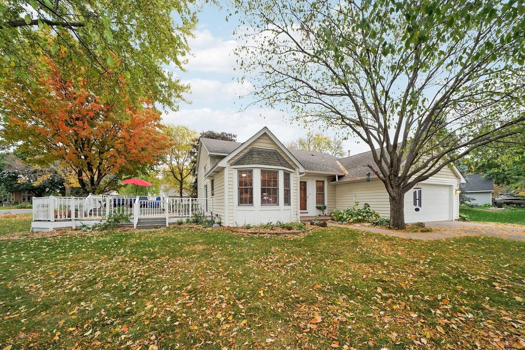 8544 Sycamore Lane N, Maple Grove, MN 55369 — photo 2