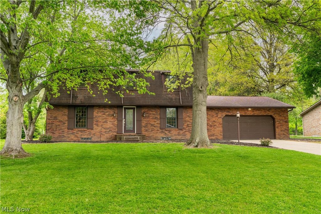 5787 Eastview Street, Louisville, OH 44641