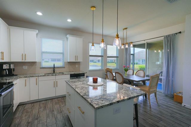 5229 BLOSSOM COVE, Bradenton, FL 34211