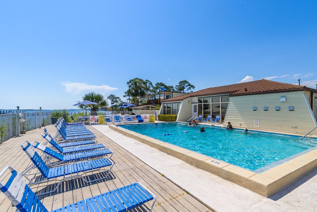 308 SW Miracle Strip Parkway 5B, Fort Walton Beach, FL 32548