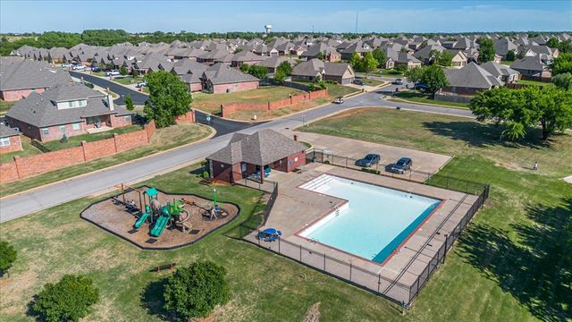 4924 Champlain Place, Edmond, OK 73025