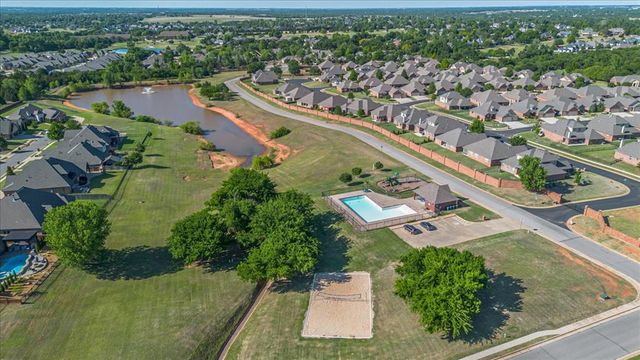 4924 Champlain Place, Edmond, OK 73025