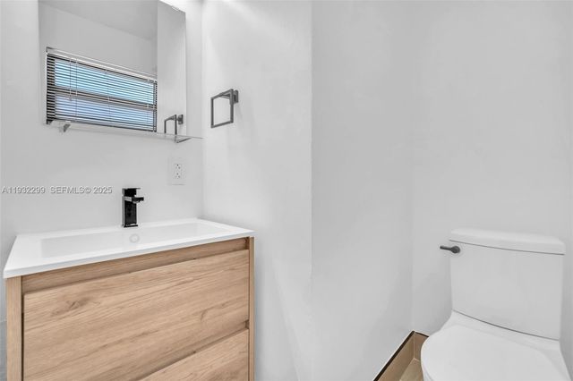 3265 Virginia St 8, Miami, FL 33133