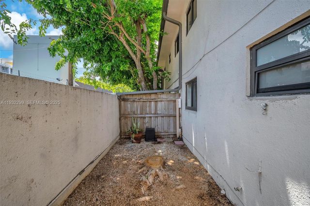 3265 Virginia St 8, Miami, FL 33133