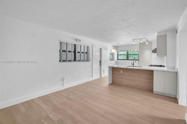 3265 Virginia St 8, Miami, FL 33133