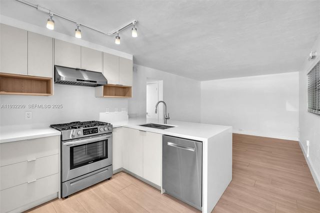 3265 Virginia St 8, Miami, FL 33133