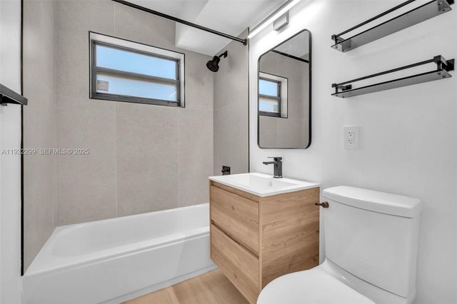 3265 Virginia St 8, Miami, FL 33133