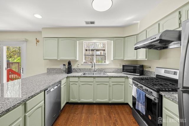 150 Nantwich Court, Franklin Twsp, NJ 08873