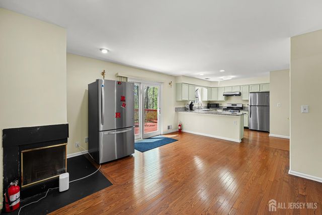 150 Nantwich Court, Franklin Twsp, NJ 08873