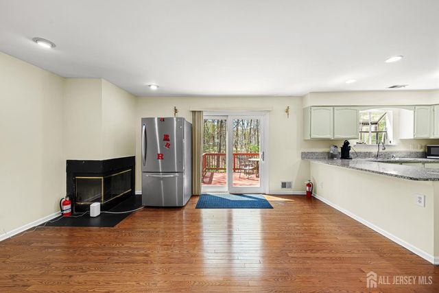 150 Nantwich Court, Franklin Twsp, NJ 08873