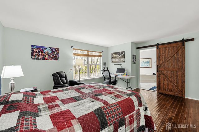 150 Nantwich Court, Franklin Twsp, NJ 08873