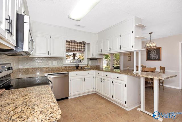 14921 Clovercrest Drive SE, Huntsville, AL 35803