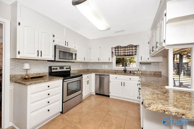 14921 Clovercrest Drive SE, Huntsville, AL 35803