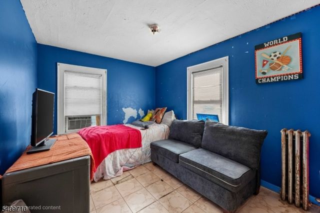 280 8Th Ave, Paterson City, NJ 07514