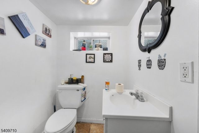 280 8Th Ave, Paterson City, NJ 07514