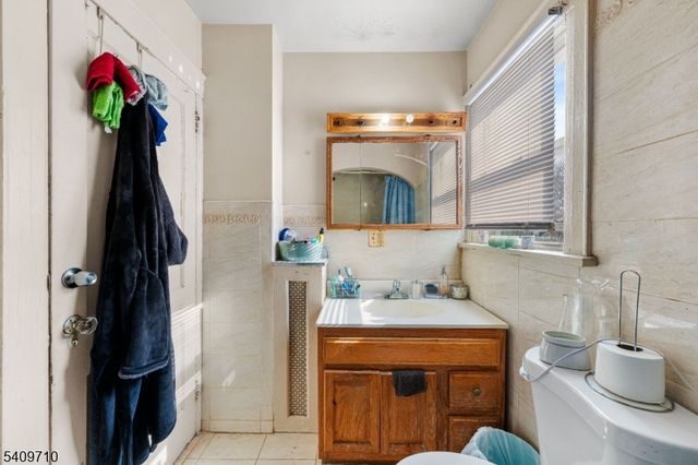 280 8Th Ave, Paterson City, NJ 07514