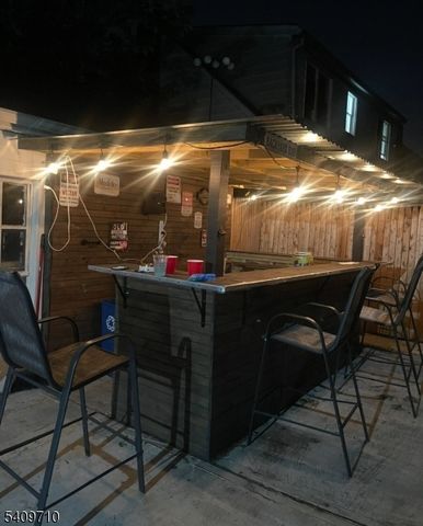 280 8Th Ave, Paterson City, NJ 07514