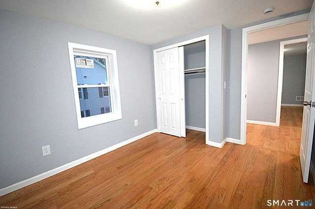 17 Railroad Avenue, Farmington, CT 06085