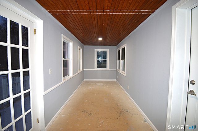 17 Railroad Avenue, Farmington, CT 06085