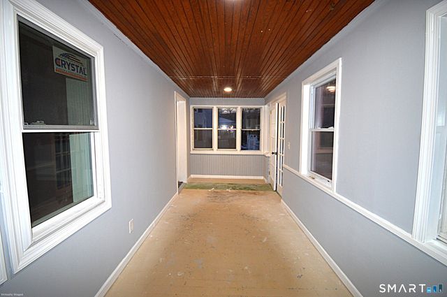 17 Railroad Avenue, Farmington, CT 06085