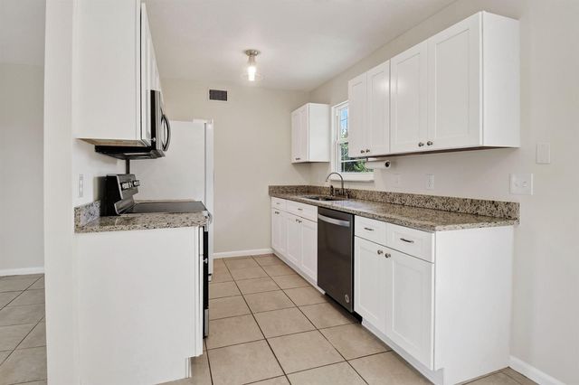 1050 SW COLORADO Avenue, Port St. Lucie, FL 34953