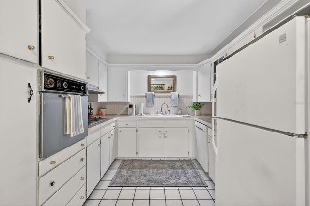 1811 HILLTOP DRIVE, Mount Dora, FL 32757