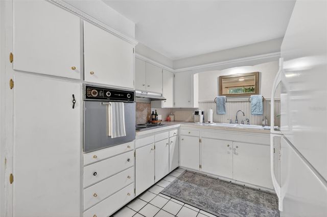 1811 HILLTOP DRIVE, Mount Dora, FL 32757