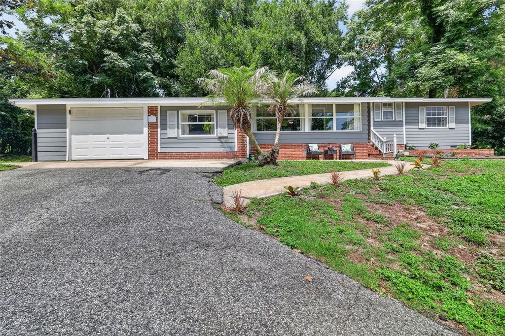 1811 HILLTOP DRIVE, Mount Dora, FL 32757