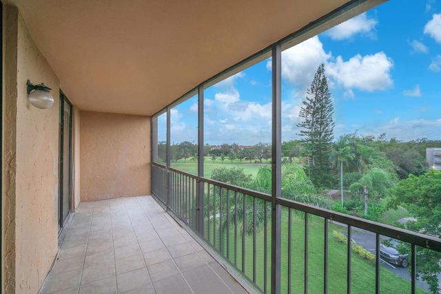 3900 N Hills Drive 414, Hollywood, FL 33021