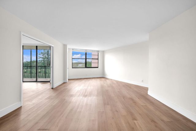 3900 N Hills Drive 414, Hollywood, FL 33021