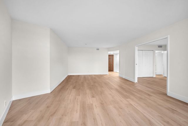 3900 N Hills Drive 414, Hollywood, FL 33021