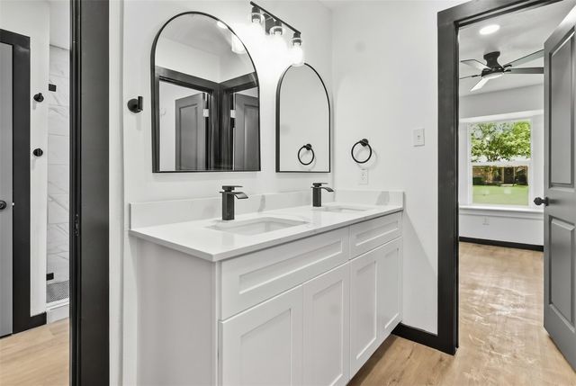 3300 Knight Ln, Baytown, TX 77521