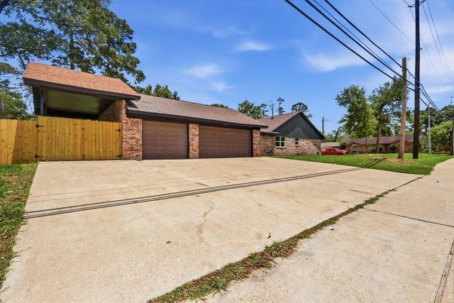 3300 Knight Ln, Baytown, TX 77521
