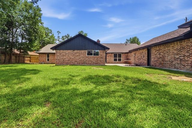 3300 Knight Ln, Baytown, TX 77521