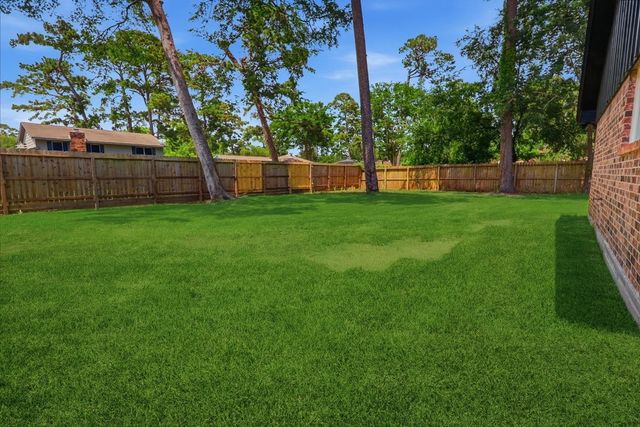 3300 Knight Ln, Baytown, TX 77521