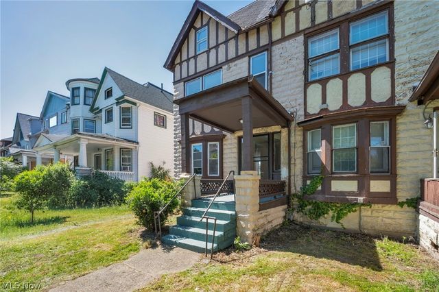 1726 Holyoke Avenue, East Cleveland, OH 44112